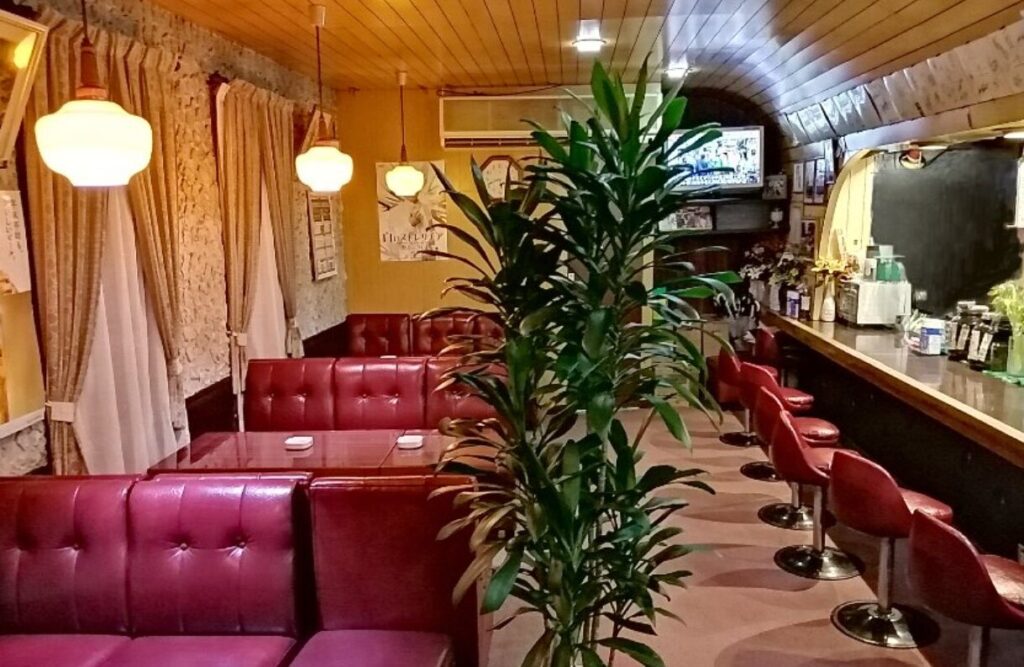 「喫茶サンゴ」店内の様子の画像